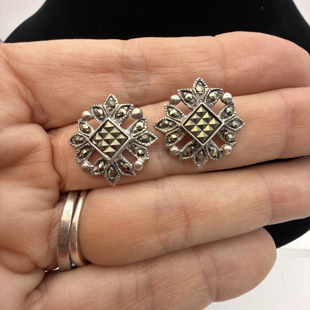 Vintage 925 Sterling Silver Marcasite Stud Pierced Earrings W/ 925 Posts 3.86g